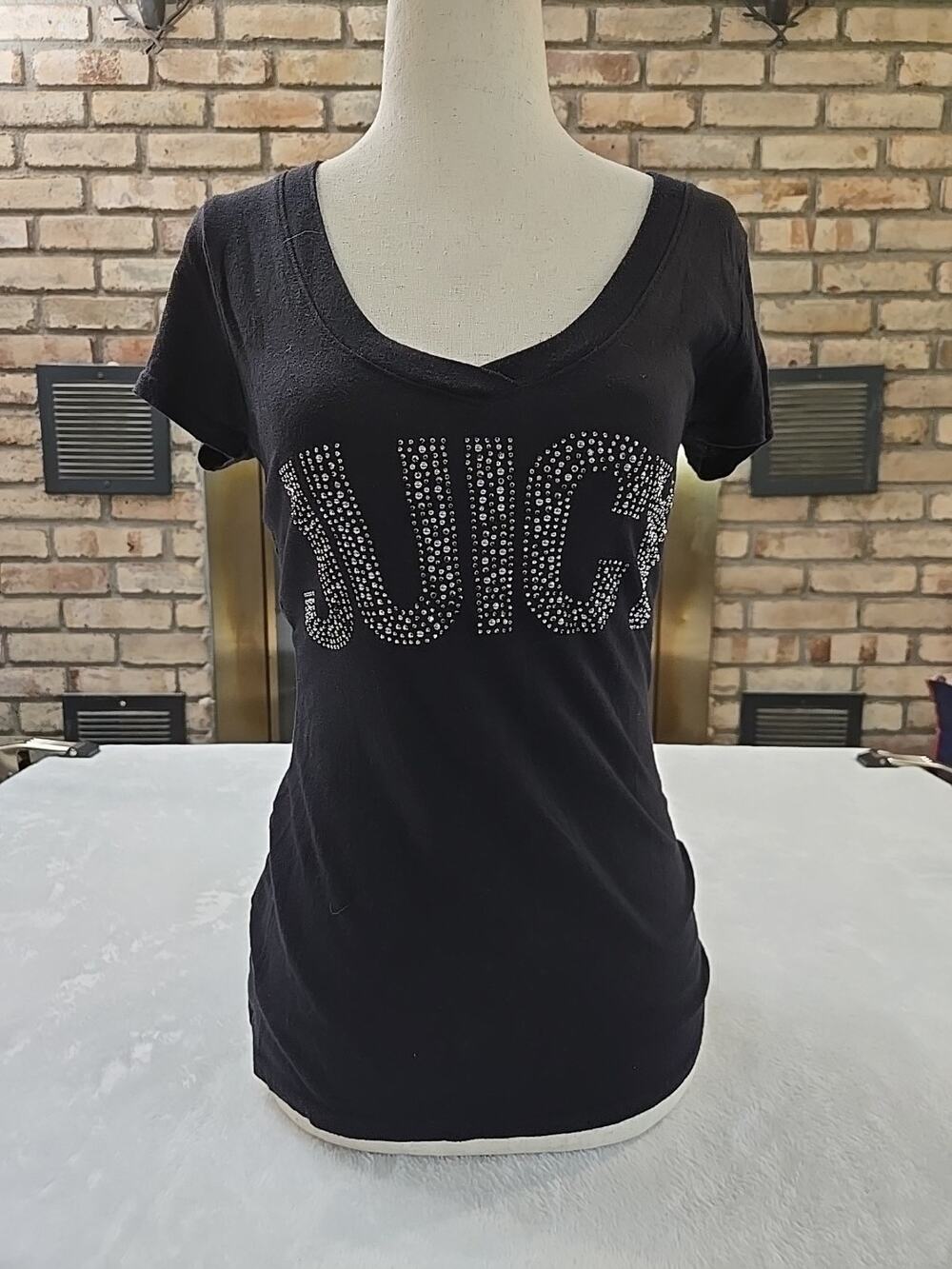 Juicy Couture Y2K Vneck Mcbling Graphic Baby Tee Shirt Womans Sz XS Grunge Lite